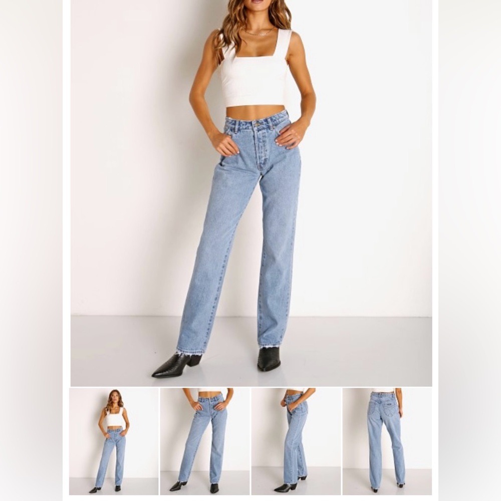 Rolla’s classic straight high rise regular fit.